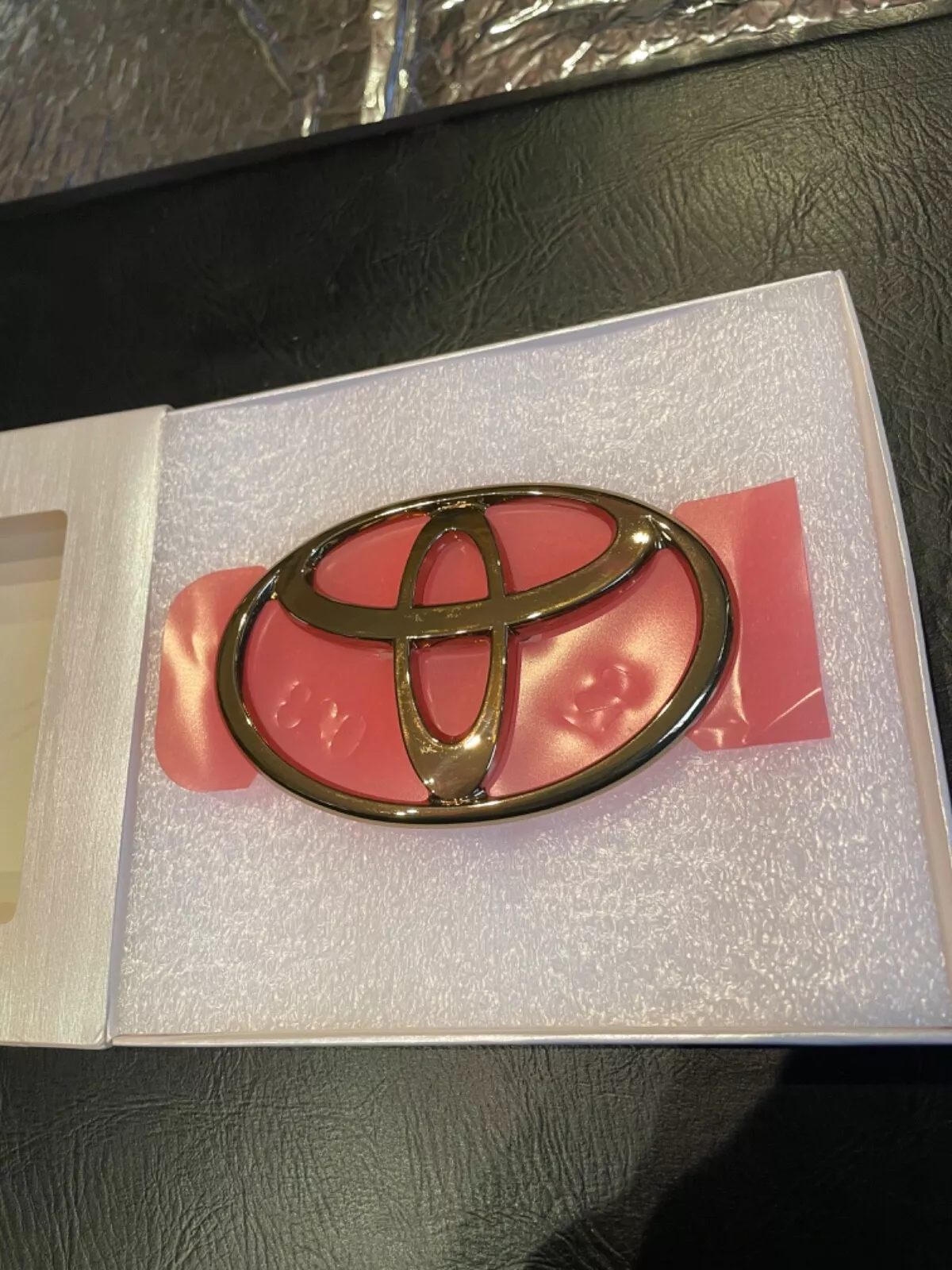 s-l1600-3 Toyota Mark II JZX90 Gold Trunk Emblem RARE OEM OPTIONAL TOURER V TRD TOMS 1JZ - Image 1